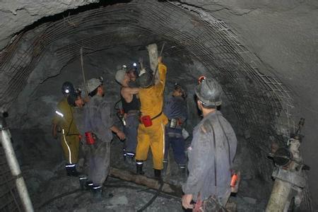 克什克腾工程爆破中的危险因素分析以及应对工程爆破危险的措施